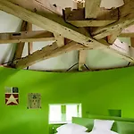 Management School Hotel