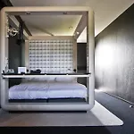 Hotel Management School