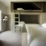 Management School Hotel *